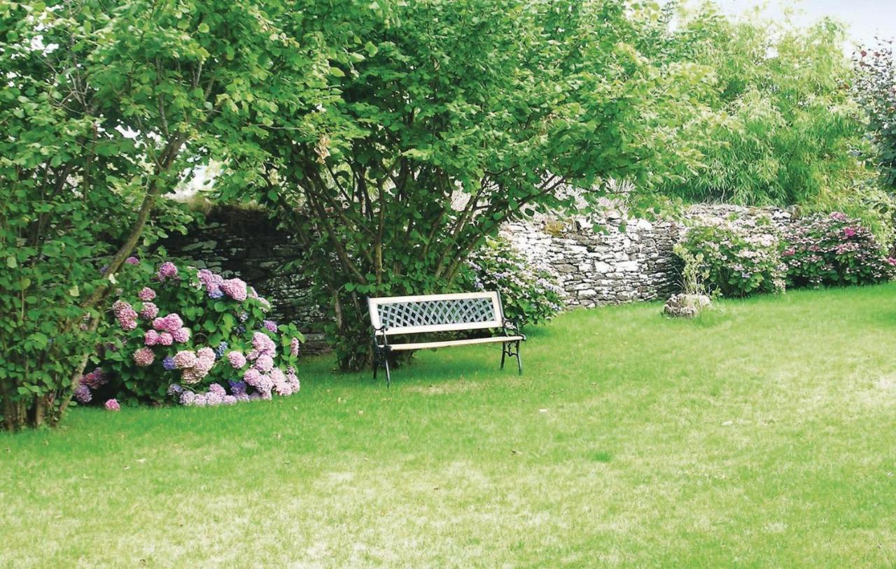 Lovely Home In Chateauneuf Du Faou With Wifi Saint-Thois المظهر الخارجي الصورة